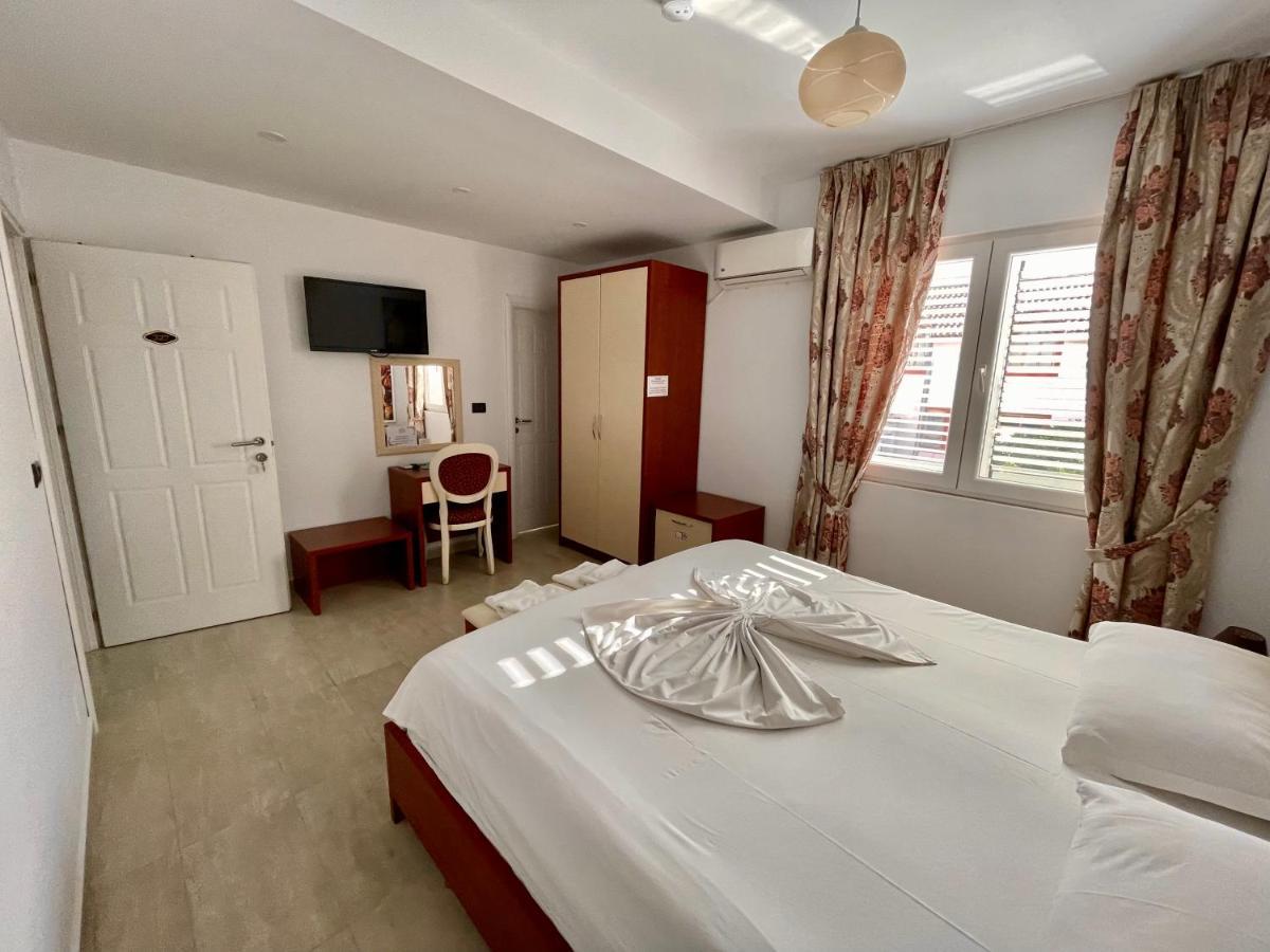 Vila Ada Hotel Тирана Экстерьер фото