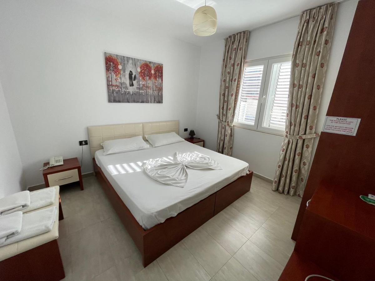 Vila Ada Hotel Тирана Экстерьер фото