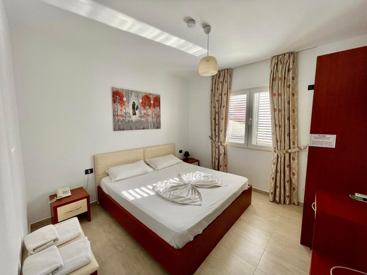 Vila Ada Hotel Тирана Экстерьер фото