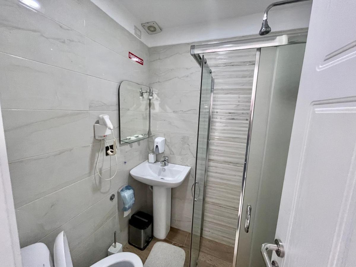 Vila Ada Hotel Тирана Экстерьер фото