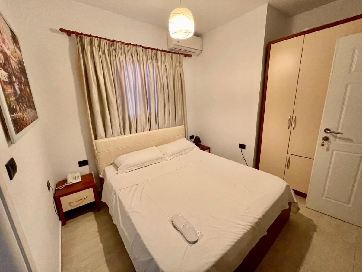 Vila Ada Hotel Тирана Экстерьер фото