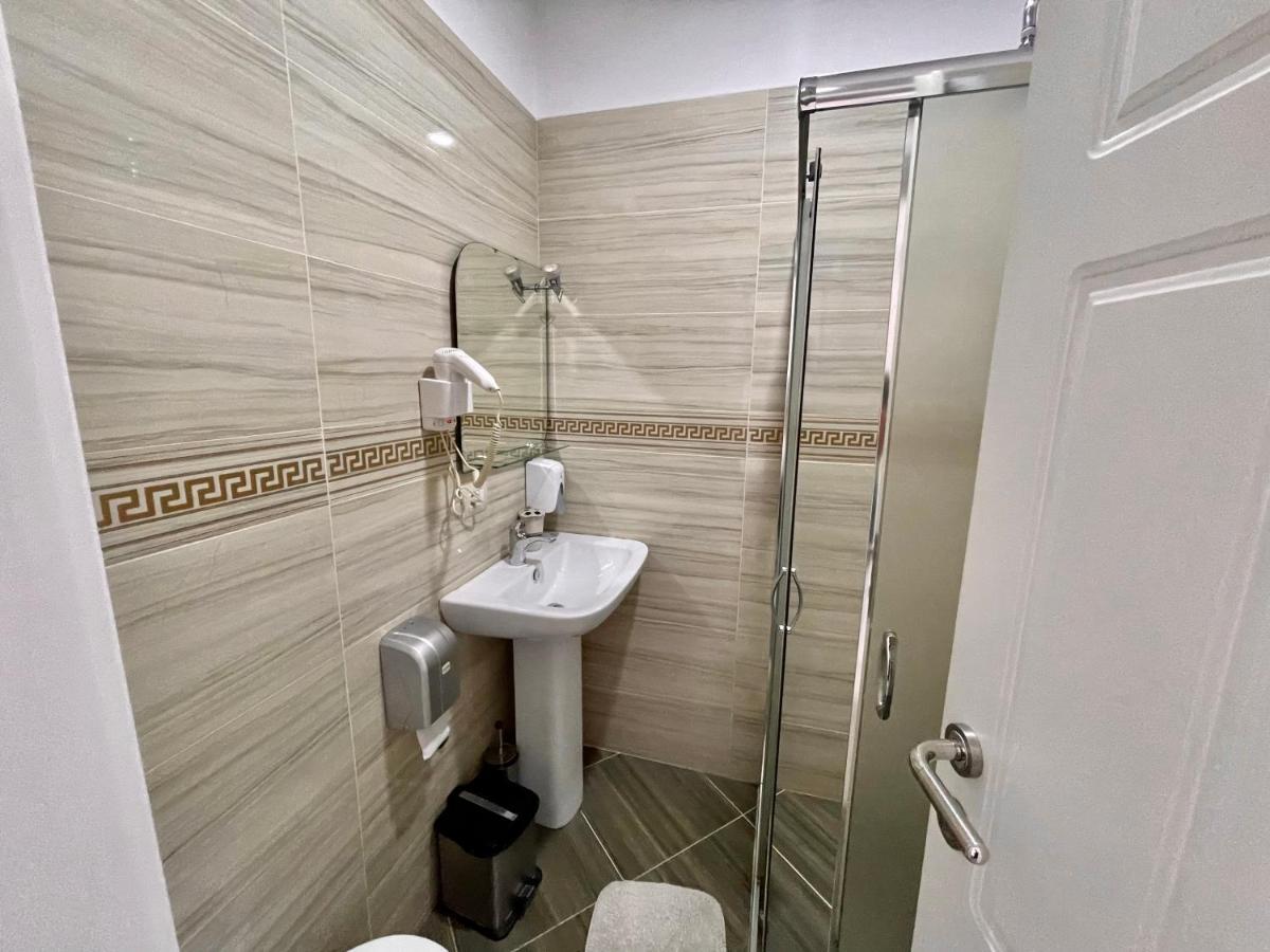 Vila Ada Hotel Тирана Экстерьер фото