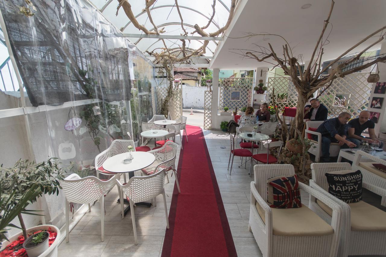 Vila Ada Hotel Тирана Экстерьер фото