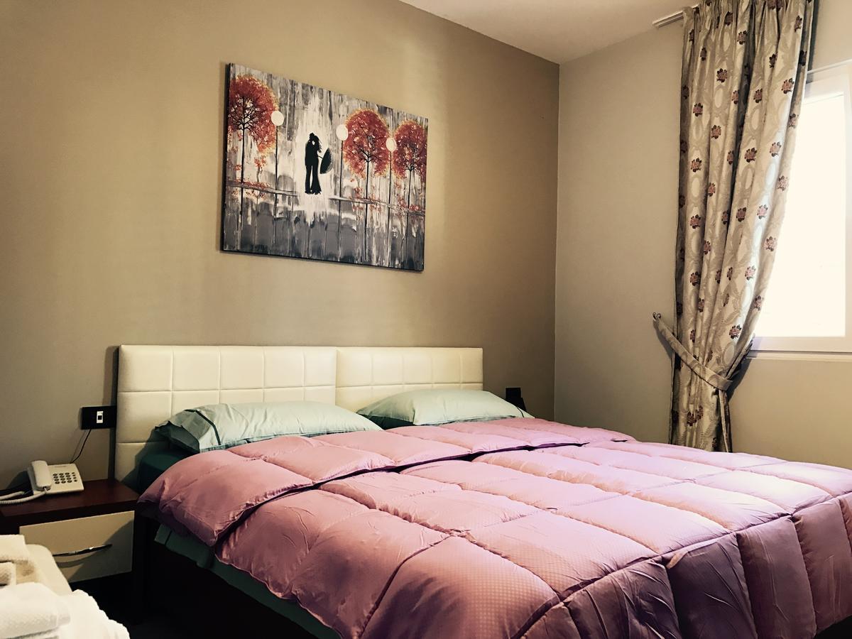 Vila Ada Hotel Тирана Экстерьер фото